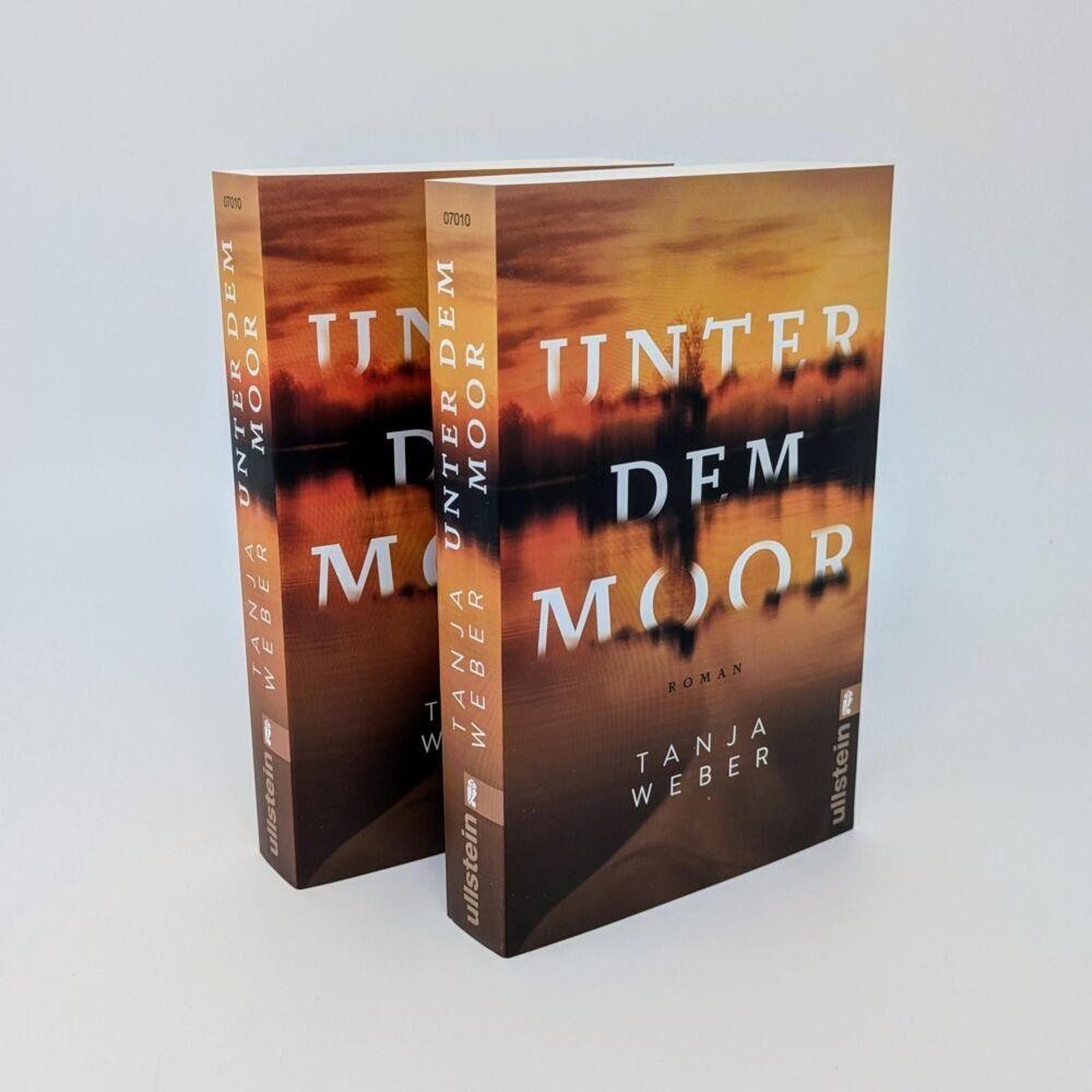 Unter dem Moor ~ Tanja Weber ~ 9783548070100